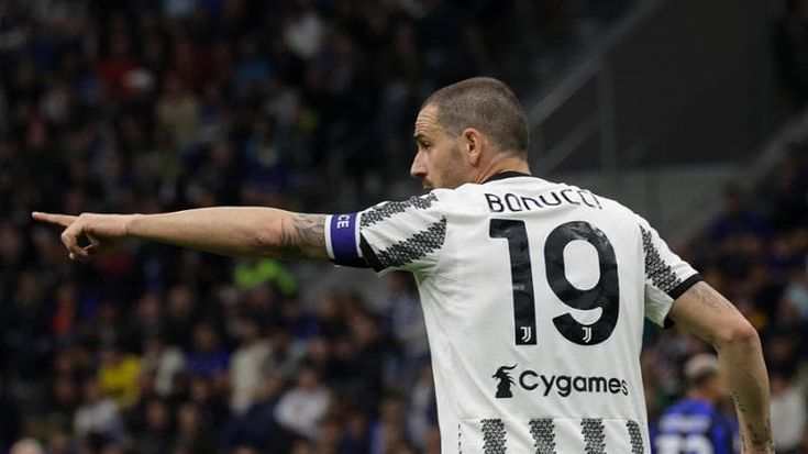 Bonucci, l’assocalciatori: “Calpestata la sua dignità, la Juve deve reintegrarlo subito”. La replica del club: “Noi corretti”