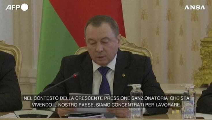 Bielorussia, il ministro degli Esteri Makel: "Crisi dei migranti provocata dall'Ue per sanzionarci"