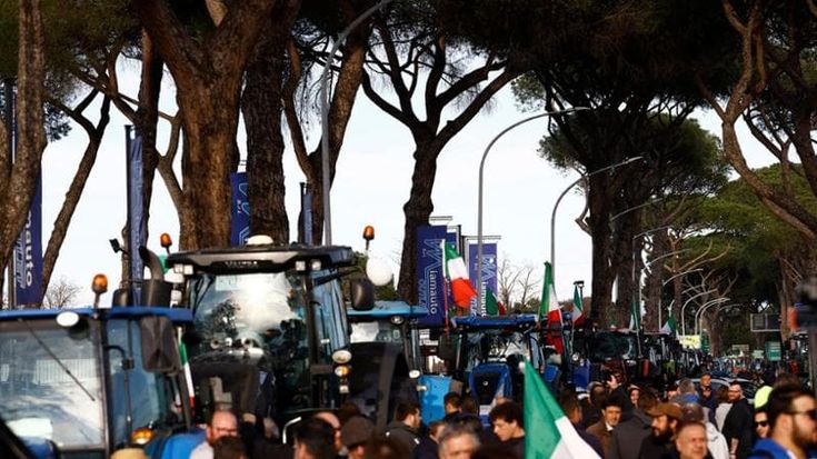 Trattori sulla Nomentana, tre agricoltori a processo per i blocchi stradali del 2024 e 2025