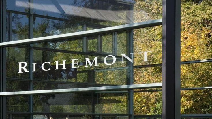 Richemont da record a Zurigo: i gioielli di lusso spingono i ricavi oltre le attese