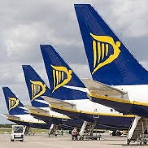 Ryanair all'attacco di Google: "I siti-civetta ingannano i nostri clienti"