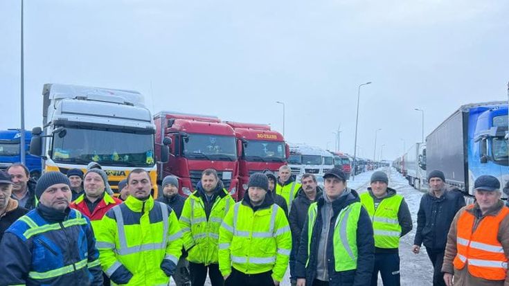 I camionisti polacchi e il blocco agli ucraini: “Ci rubano il lavoro”