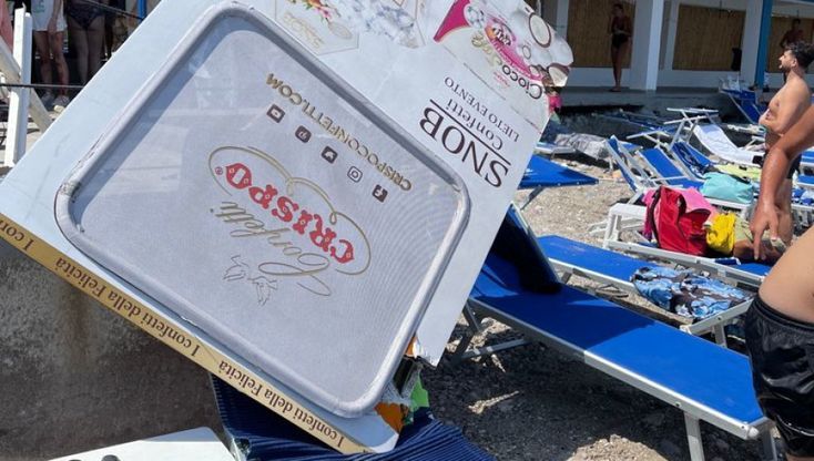 Incidente a Capri, lo sportello del bus finito sul lettino 