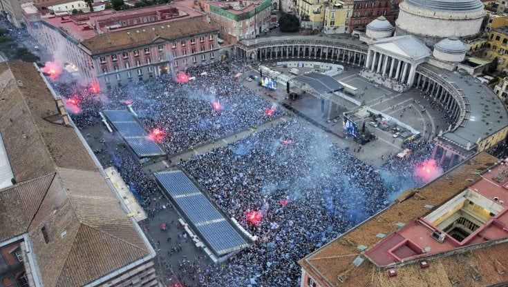 Napoli, il turismo dello scudetto porta tre milioni al giorno alla città