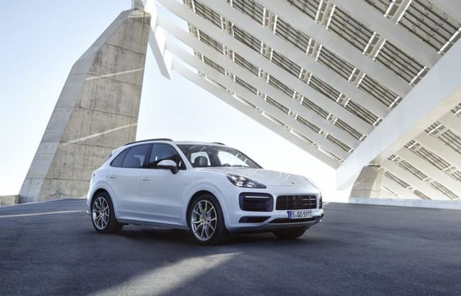 Nuova Cayenne E-Hybrid, Porsche all’attacco