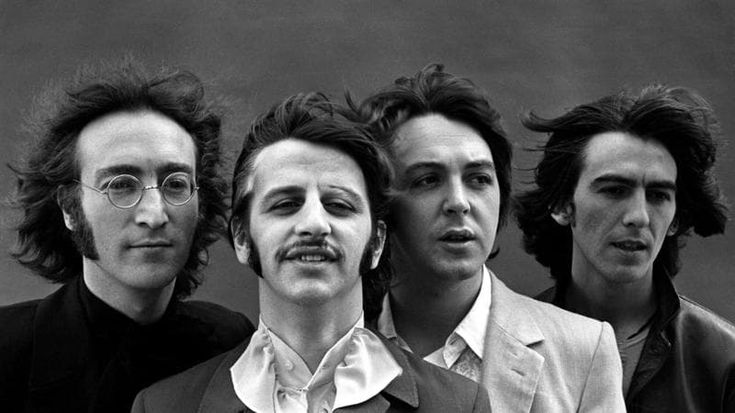 Beatles, arriva l’ultima canzone: in ‘Now and then’ ritorna la voce di John Lennon (grazie a un software)