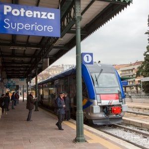  Potenza, i pendolari scrivono al governatore Bradi