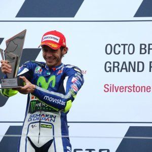 Moto Gp, Rossi e Lorenzo 'quasi' amici: "Siamo come una vecchia coppia..."