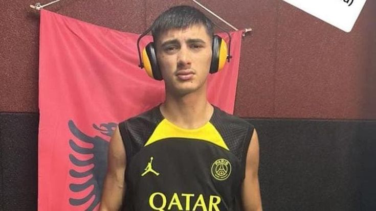 Con la pistola in mano davanti al bar, la “stesa” di Eugenio Palermiti prima della sparatoria contro di lui in cui è stata uccisa la 19enne Antonella Lopez