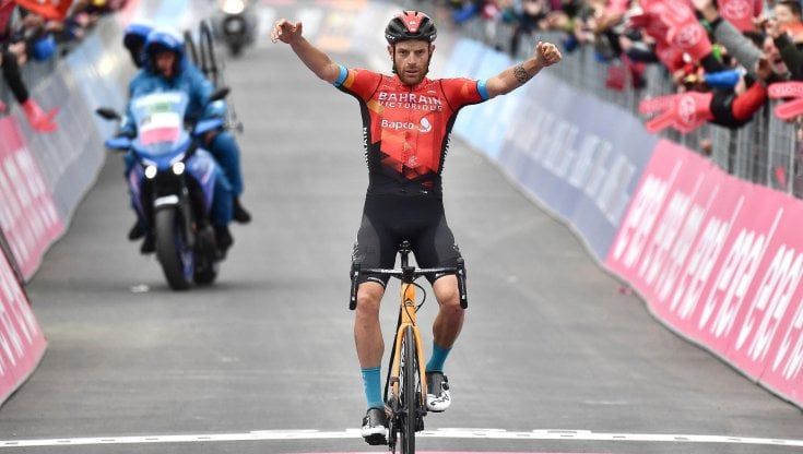 Giro d'Italia: l'acuto di Caruso, il gregario che nuota con Montalbano