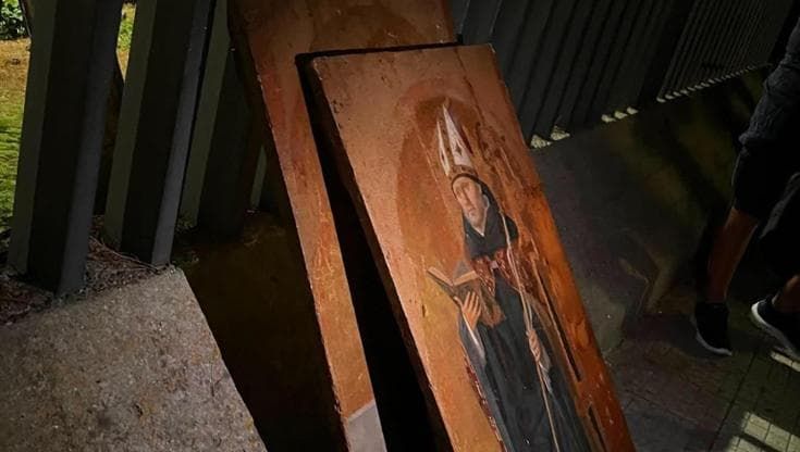 Il testimone: “Così ho visto le opere di Antonello abbandonate per strada”
