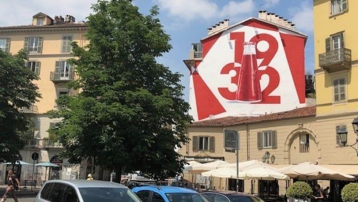 Il pasticcio del murale di San Salvario: "Va tolto, è illegale"