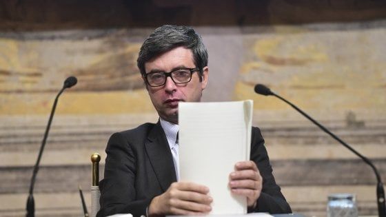 Orlando: "Non doveva uscire la telefonata tra padre e figlio, subito le norme anti-abusi"