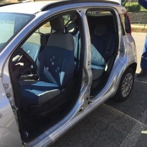 Rubate le portiere alla Panda delle suore: "Andremo a messa a piedi"
