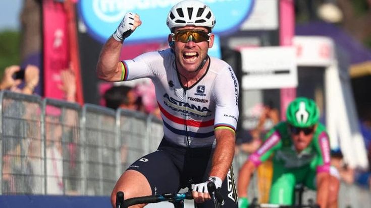 Mark Cavendish ci ripensa e correrà anche nel 2024. Con un grande sogno: battere il record di Merckx