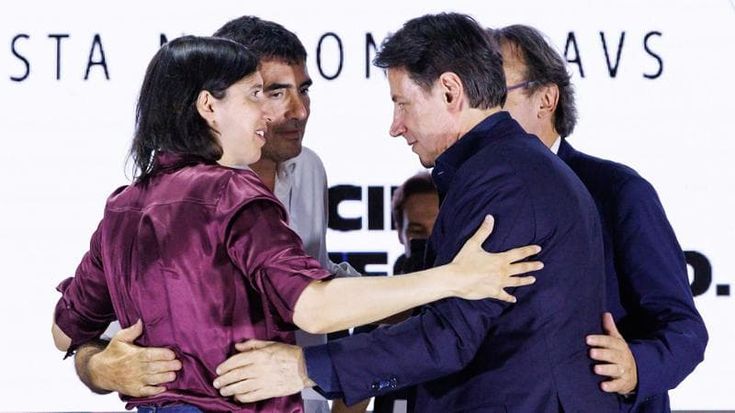 “Stop all’avanzata neonazista”. Centrosinistra unito sul palco