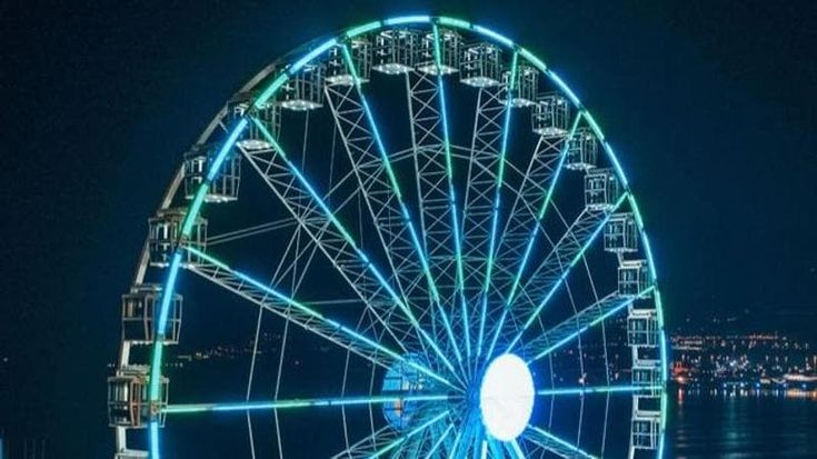 Natale all’Eur, a rischio la ruota panoramica. “Zona inadatta e pareri mancanti”