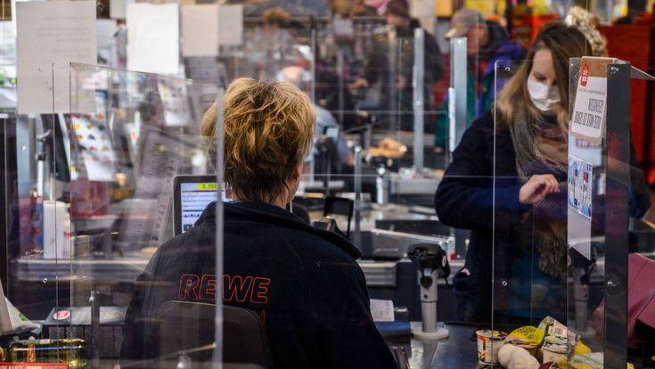 La grande gelata sui consumi brucia 52 miliardi e il 3% del pil italiano