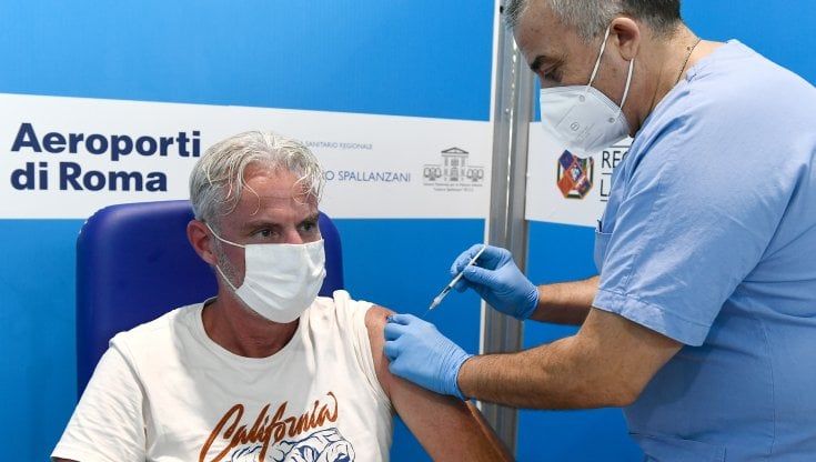 Vaccini anti covid, boom di fake news: in 7 mesi 149mila contenuti online