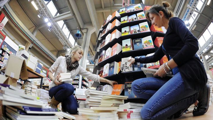 Torino, un piano B per il Salone del Libro: "Sarà sparso in tutta la città" 