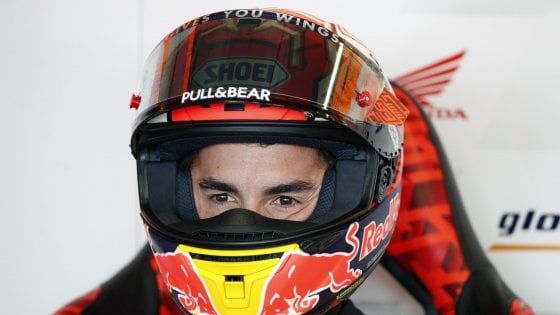 MotoGp, Thailandia: brutta caduta per Marquez. Quartararo il più veloce nelle libere