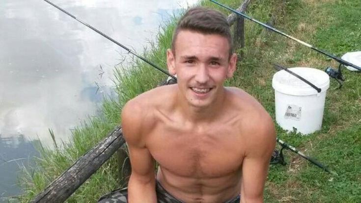 Quei silenzi su Emanuele, ucciso di botte in piazza