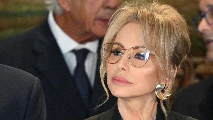 Marina Berlusconi agita i centristi, dalle sue parole un messaggio a Meloni e a Forza Italia