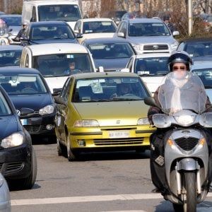 Smog: Milano "respira", stop al blocco delle auto più inquinanti