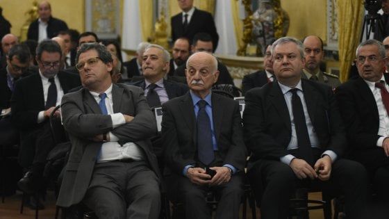 Ars, si presenta il docufilm su Mori e De Donno. Miccichè: "Andrebbe proiettato nelle scuole”. Sgarbi: “Sono eroi”
