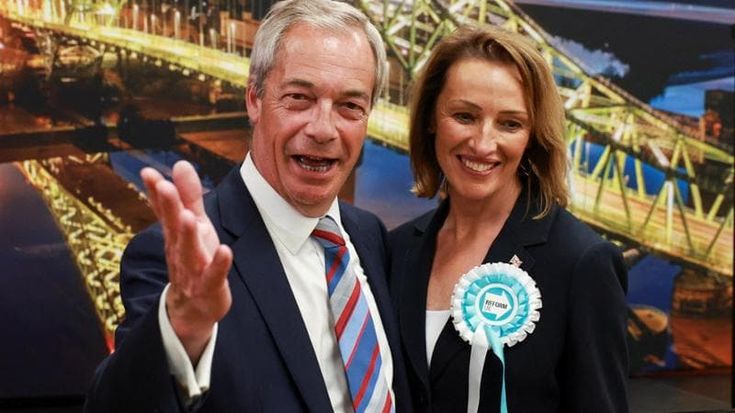 Inghilterra, Farage trionfa nelle elezioni locali. E il brexiter strappa al Labour un altro seggio