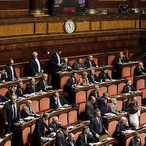 Bonus beb&egrave; a figli di immigrati: Lega e M5s votano contro. Pd all'attacco