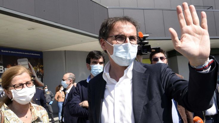 Scontro sulla fase 2 tra governo e Regioni. Boccia: "Pronte le diffide”