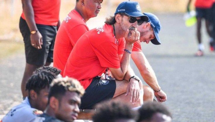 Calcio, Totò Nobile da bandiera del Lecce ad asso in panchina in Africa: "Ora mi chiamano il Mago"