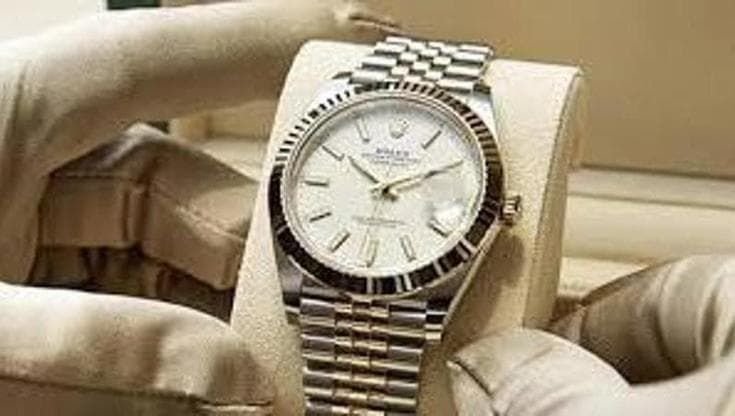 Vendevano orologi contraffatti spacciandoli per originali: quattro condanne per la “banda dei Rolex”