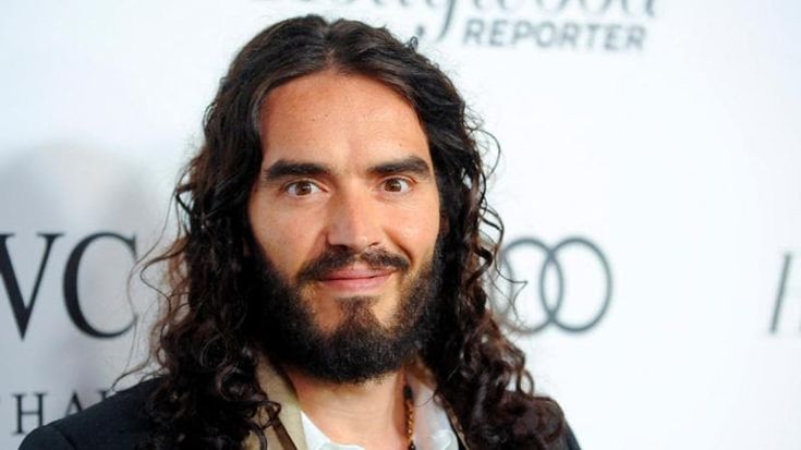 Russell Brand accusato di violenza sessuale: l’attore denunciato da diverse donne