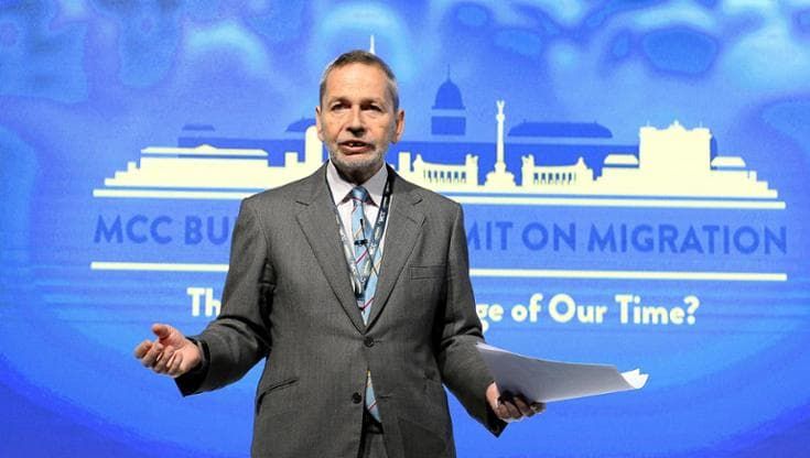 Furedi: “Se viene meno la distinzione tra adulti e giovani, si creano problemi per entrambi”
