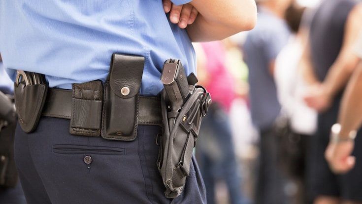 Il Tar restituisce la pistola al vigilante separato dalla moglie: è solo "tedioso" ma non pericoloso