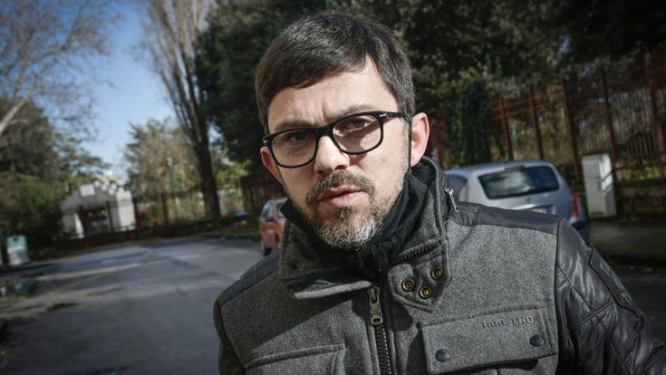 “Picchiato per rubarmi lo scooter ma quei ragazzi mi fanno pietà”
