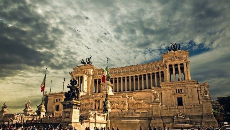 Italia, Standard and Poor's conferma il rating. "Ripresa già nel 2021, decisivo il sostegno dell'Ue"