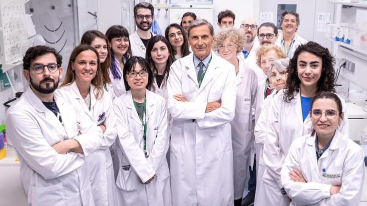 Lo scienziato Alberto Mantovani: “Fermiamo la fuga dei giovani cervelli dalla Lombardia”