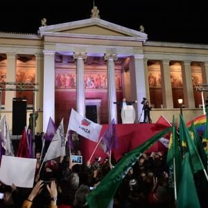 Grecia, la festa di Syriza. Tsipras: "Troika finita, ora soluzione anti austerit&agrave; con la Ue"