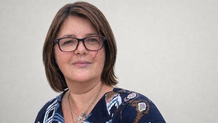 Tumore ovarico, la storia di Maria Teresa: “Non ignorate i sintomi che persistono”