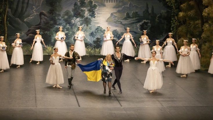 Niente cigni, i ballerini ucraini non possono danzare autori russi: il divieto che impoverisce i teatri