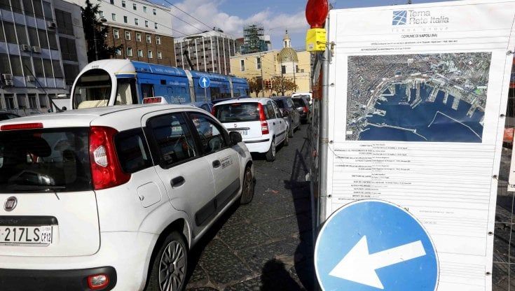 Traffico, Galleria Vittoria ancora chiusa: lavori sprint per riaprire oggi 