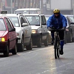 Torino, si può circolare con un diesel vietato se a bordo viaggiano almeno tre persone