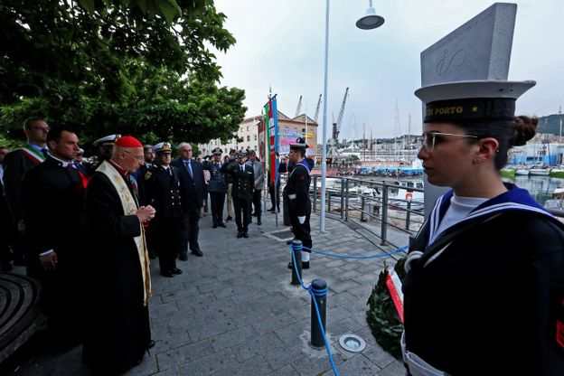 Dieci anni fa la tragedia della Torre Piloti, la messa e la targa in ricordo delle vittime