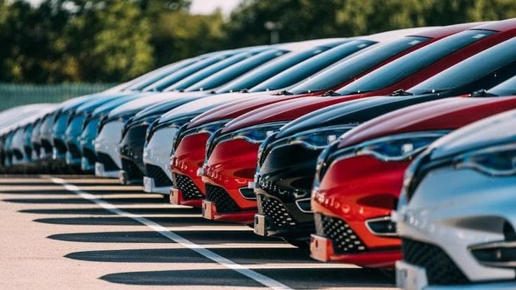 Auto aziendali, mancano gli incentivi per abbandonare i veicoli a combustione. E non solo in Italia