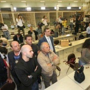 Diffamò Cantone e Cafiero de Raho, condannato l'ex avvocato dei Casalesi, ma assolti i boss