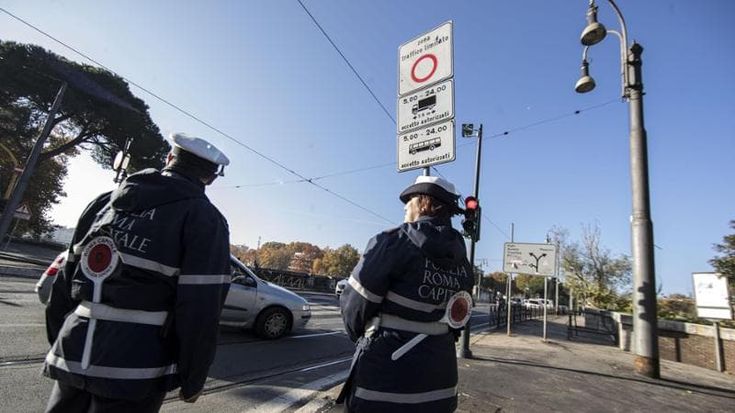 Le dieci proposte del Municipio I: “Centro off limits fino alle 19 e parcheggi solo per i residenti”