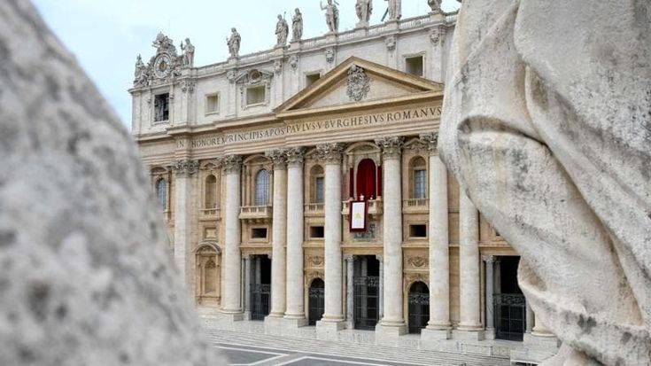 Mattarella, Vance, Zelensky e la presidente del Perù tra le autorità alla messa di papa Leone